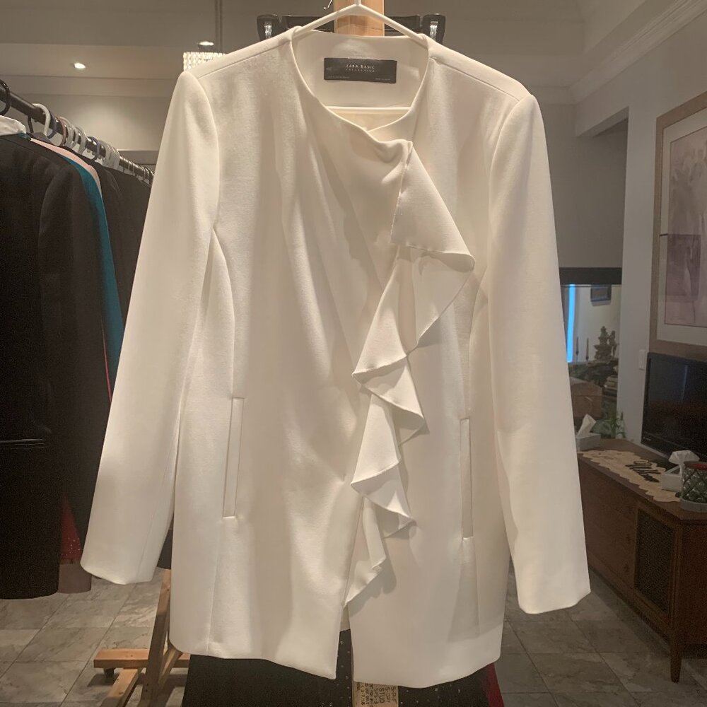 Zara Basic Collection Extra Large White Ruffle Jacket